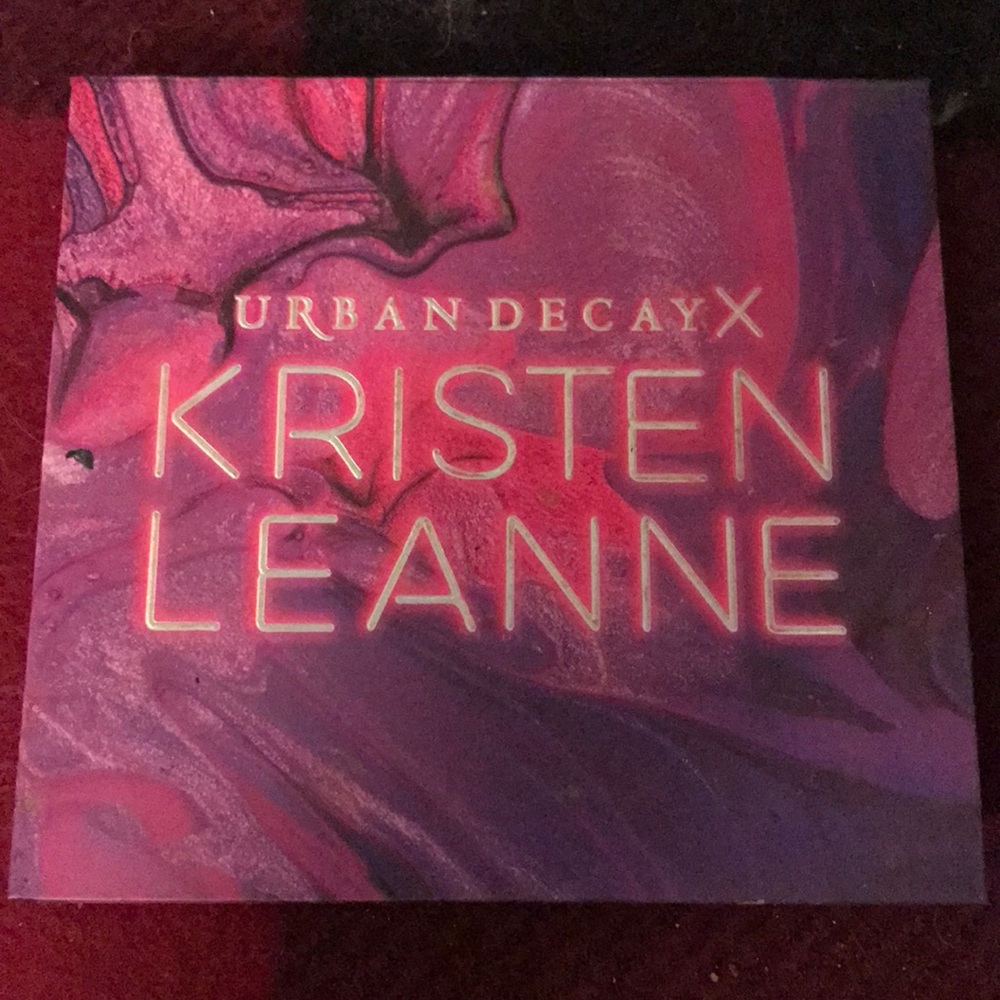Urban Decay “Kristen Leanne” Eyeshadow Palette